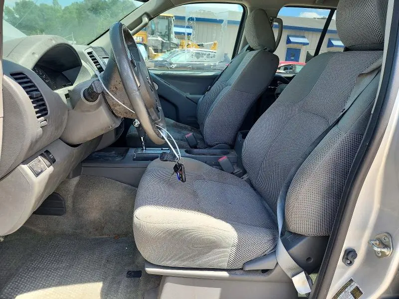 2017 NISSAN FRONTIER SV  