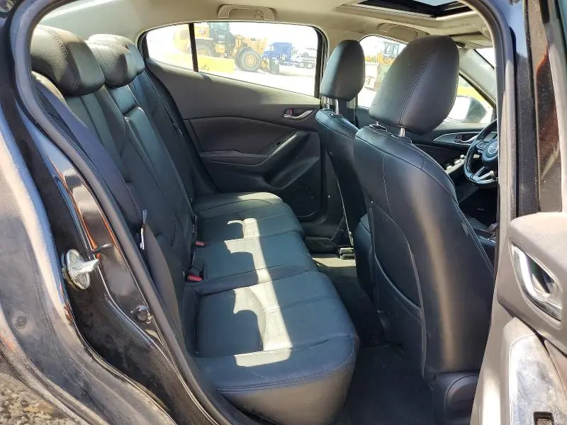 2018 MAZDA 3 TOURING  