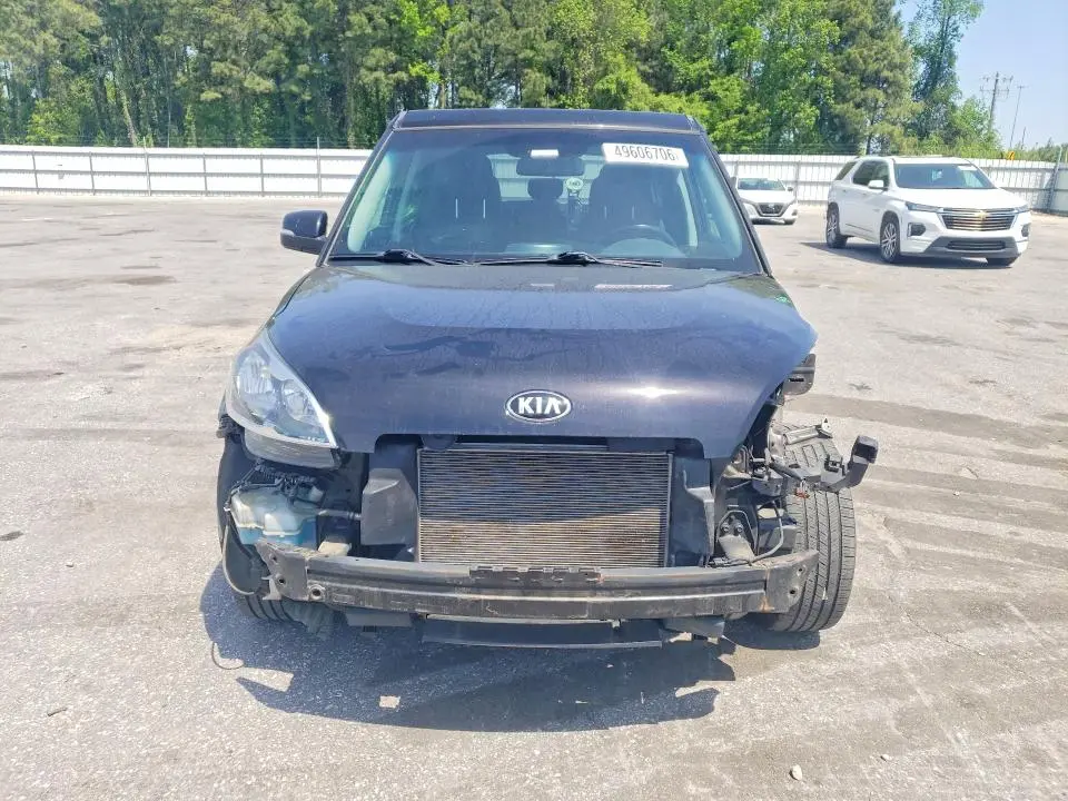 2013 KIA SOUL +  