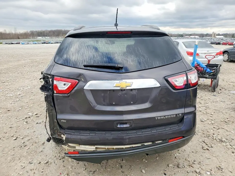 2014 CHEVROLET TRAVERSE LS  