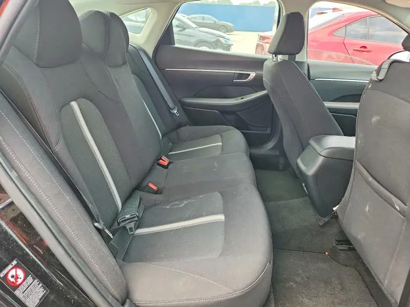 2023 HYUNDAI SONATA SE  