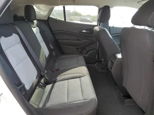 2025 CHEVROLET TRAX LS  