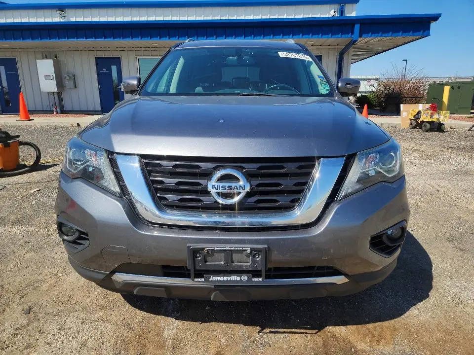 2017 NISSAN PATHFINDER SL  