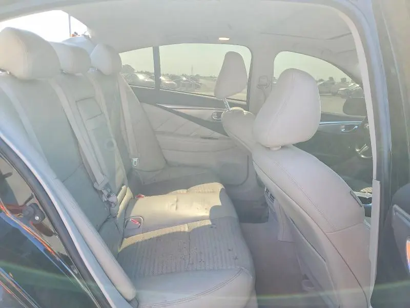 2016 INFINITI Q50 RED SPORT 400  