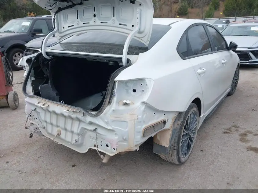 2024 KIA FORTE GT-LINE