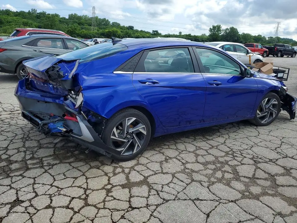 2025 HYUNDAI ELANTRA SEL  