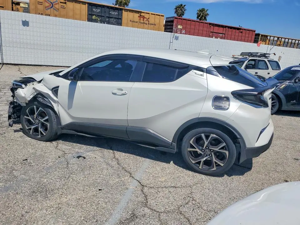 2018 TOYOTA C-HR XLE  