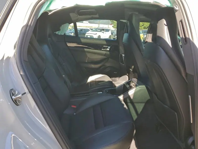 2018 PORSCHE PANAMERA 4  