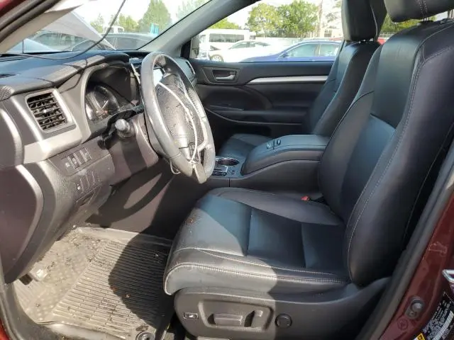 2019 TOYOTA HIGHLANDER SE  
