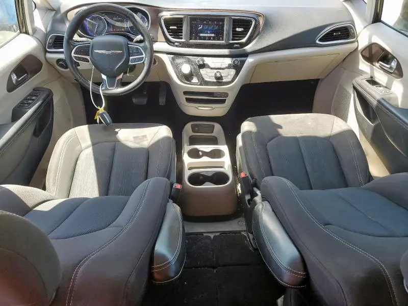 2020 CHRYSLER VOYAGER LX  