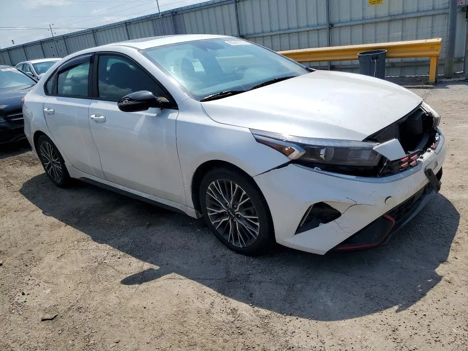 2023 KIA FORTE GT LINE  