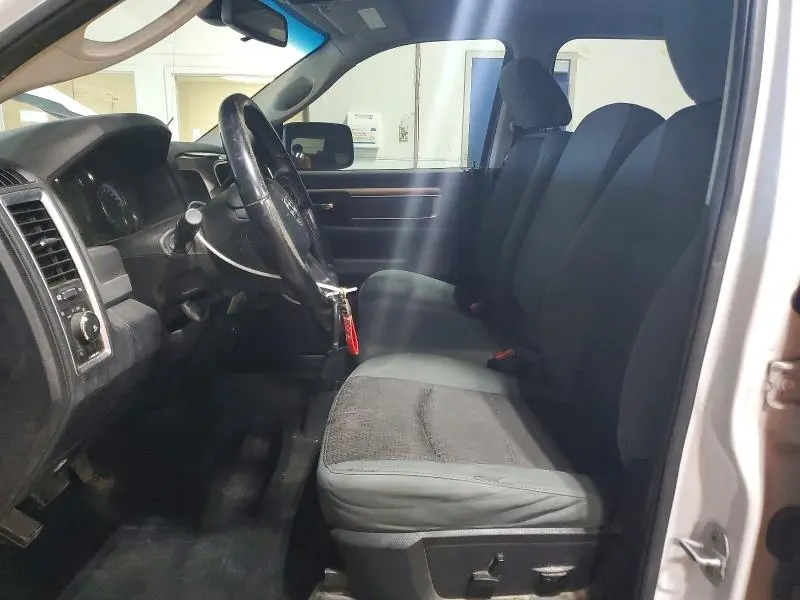 2013 RAM 1500 SLT  