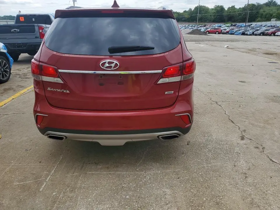 2018 HYUNDAI SANTA FE SE  