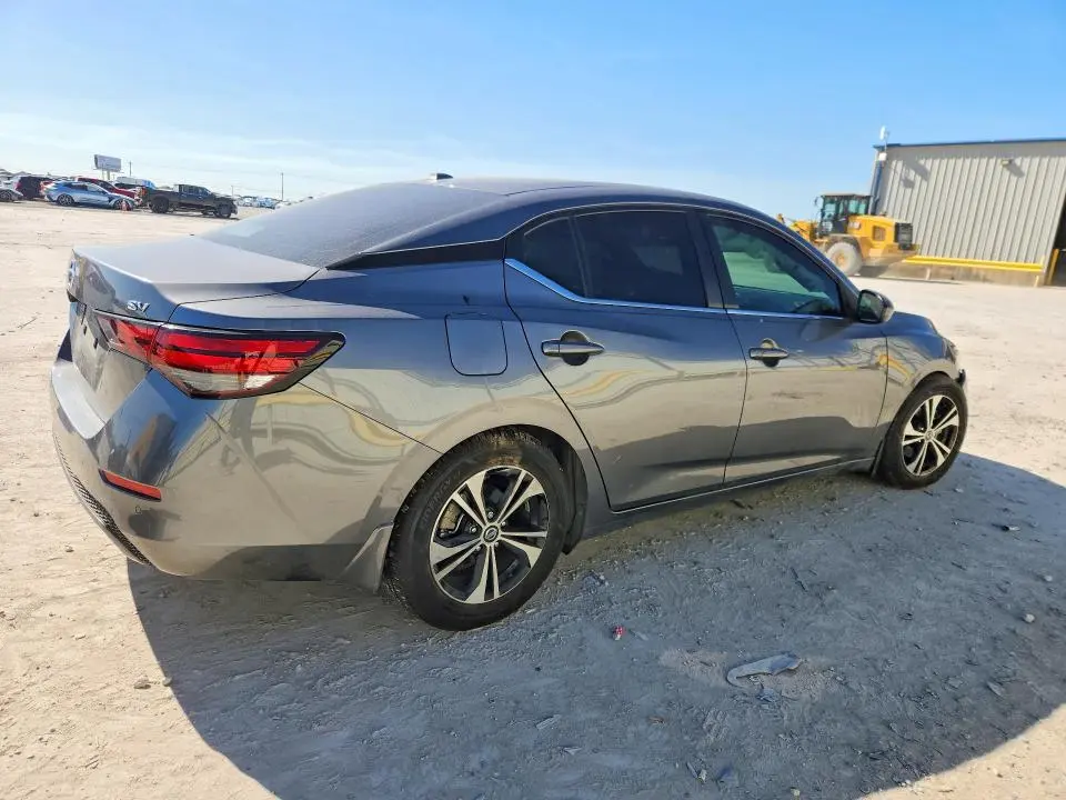 2022 NISSAN SENTRA SV  