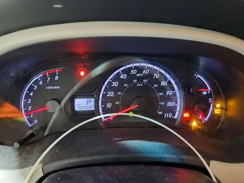 2011 TOYOTA SIENNA LE  