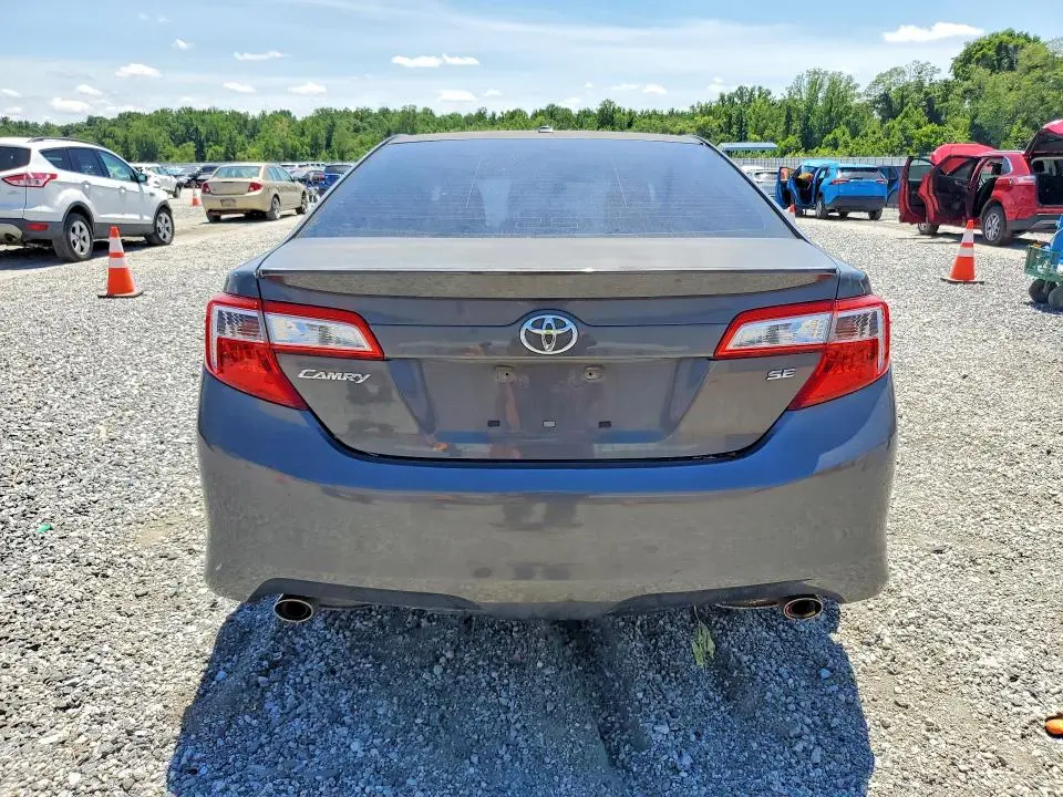 2012 TOYOTA CAMRY SE V6  