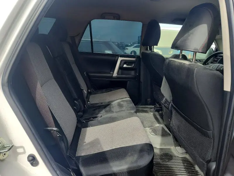2018 TOYOTA 4RUNNER SR5  