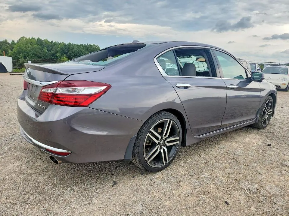 2017 HONDA ACCORD TOURING  