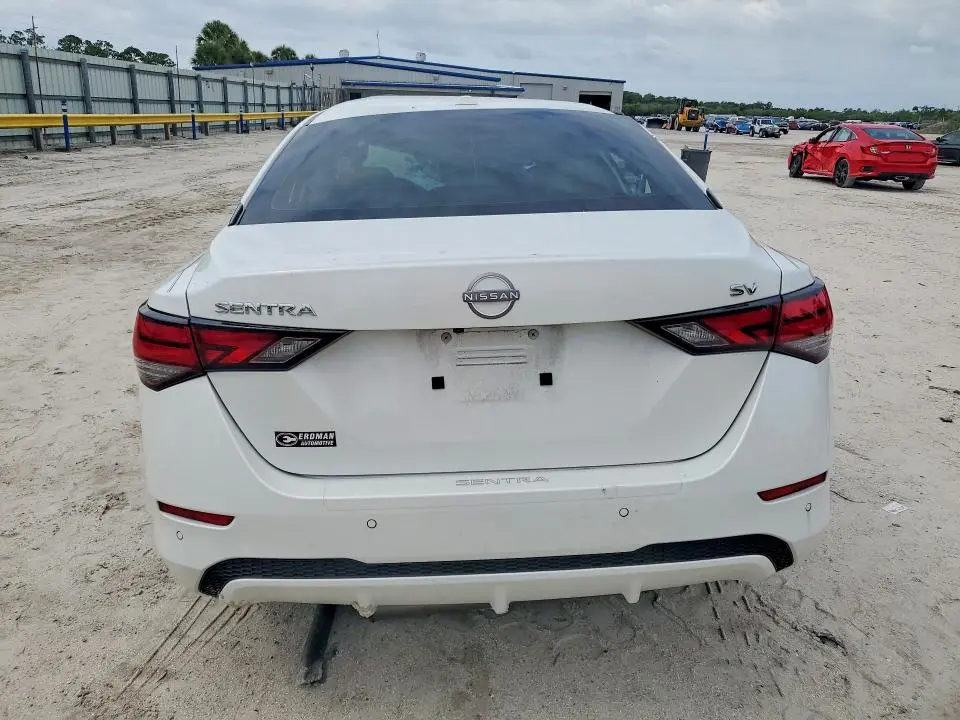 2024 NISSAN SENTRA SV  