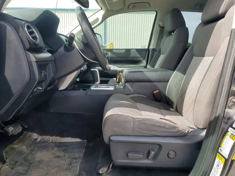 2017 TOYOTA TUNDRA SR5  