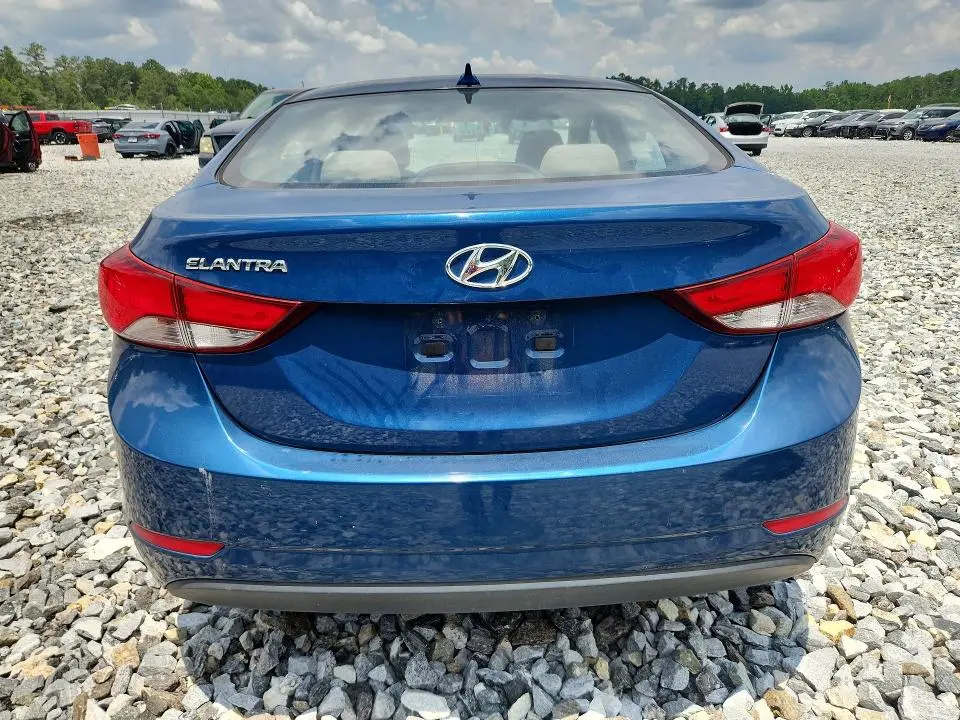 2016 HYUNDAI ELANTRA SE  