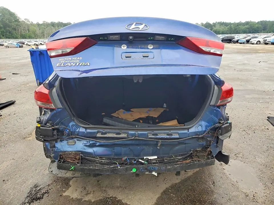 2017 HYUNDAI ELANTRA SE  
