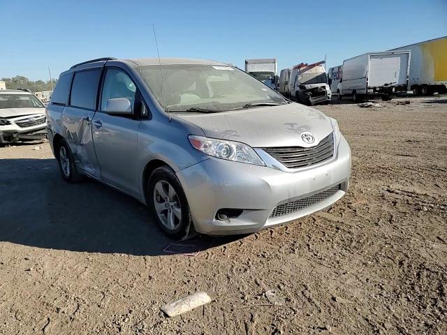 2012 TOYOTA SIENNA LE