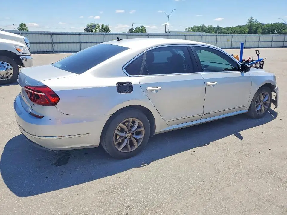 2017 VOLKSWAGEN PASSAT S  