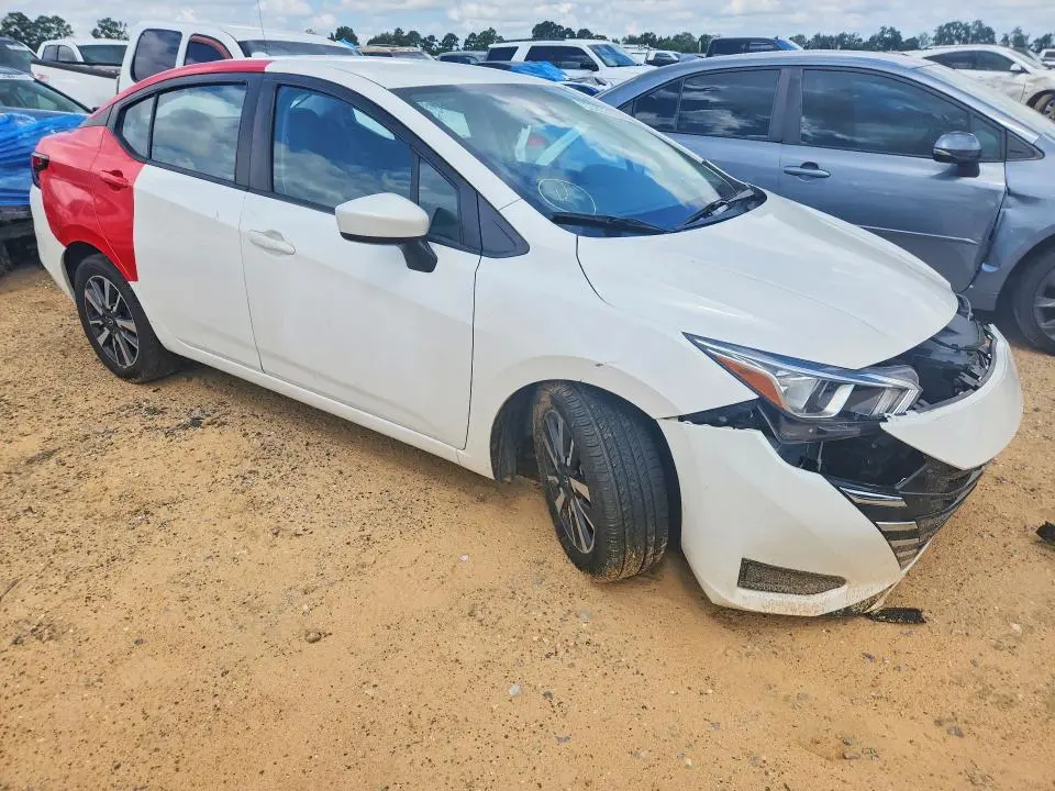 2023 NISSAN VERSA SV  