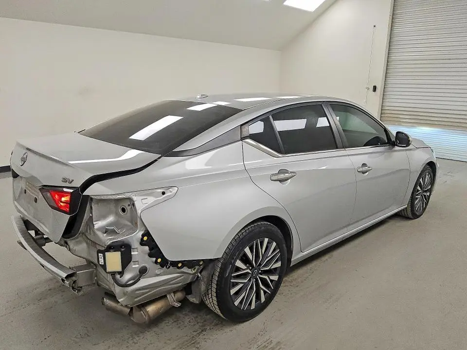 2023 NISSAN ALTIMA SV  