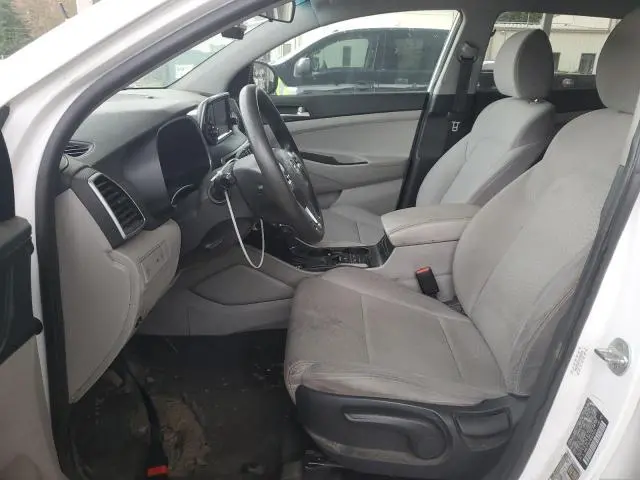 2021 HYUNDAI TUCSON SE  