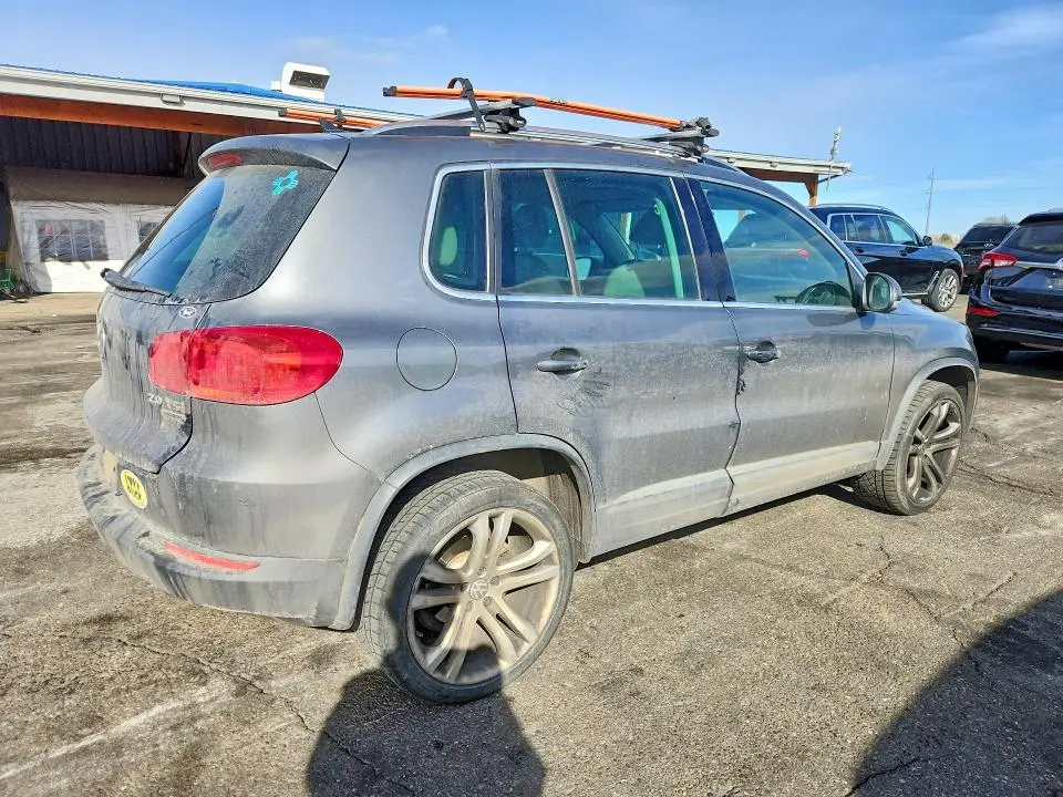 2013 VOLKSWAGEN TIGUAN S  
