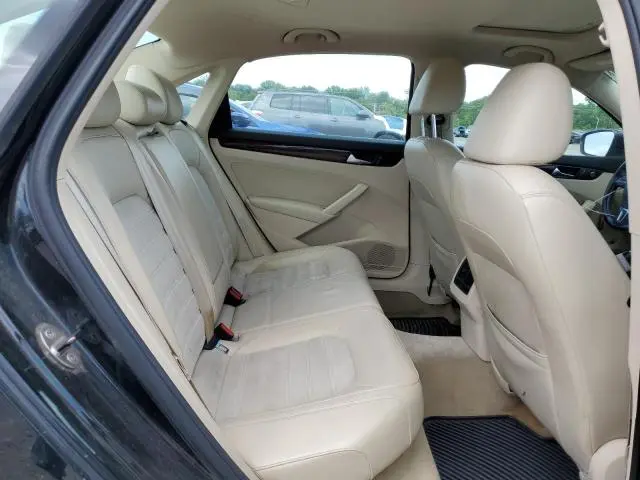 2013 VOLKSWAGEN PASSAT SEL  