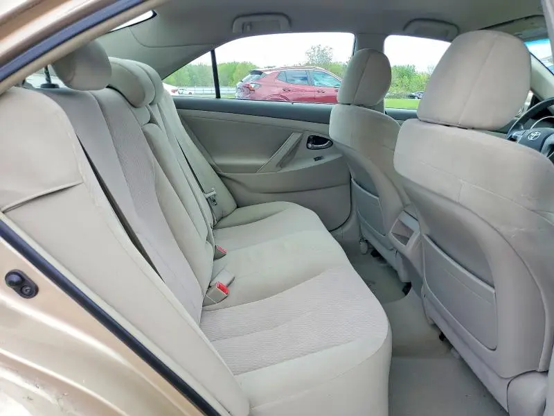 2010 TOYOTA CAMRY LE  