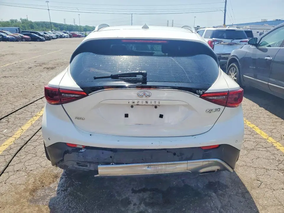 2017 INFINITI QX30 PREMIUM  