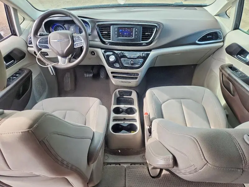 2017 CHRYSLER PACIFICA LX  