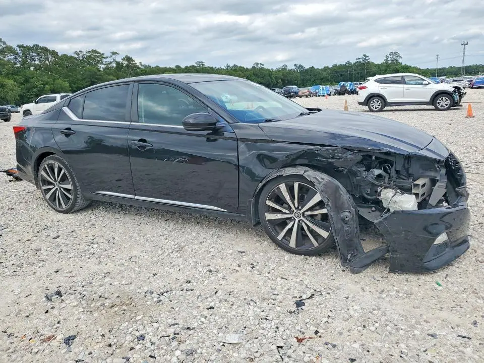 2019 NISSAN ALTIMA SR  
