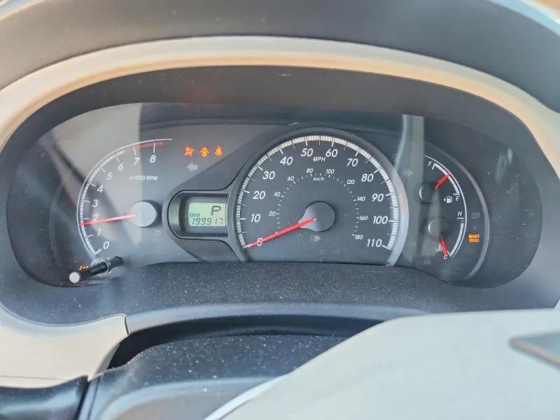 2012 TOYOTA SIENNA LE  