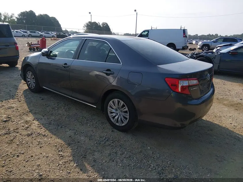 2013 TOYOTA CAMRY LE