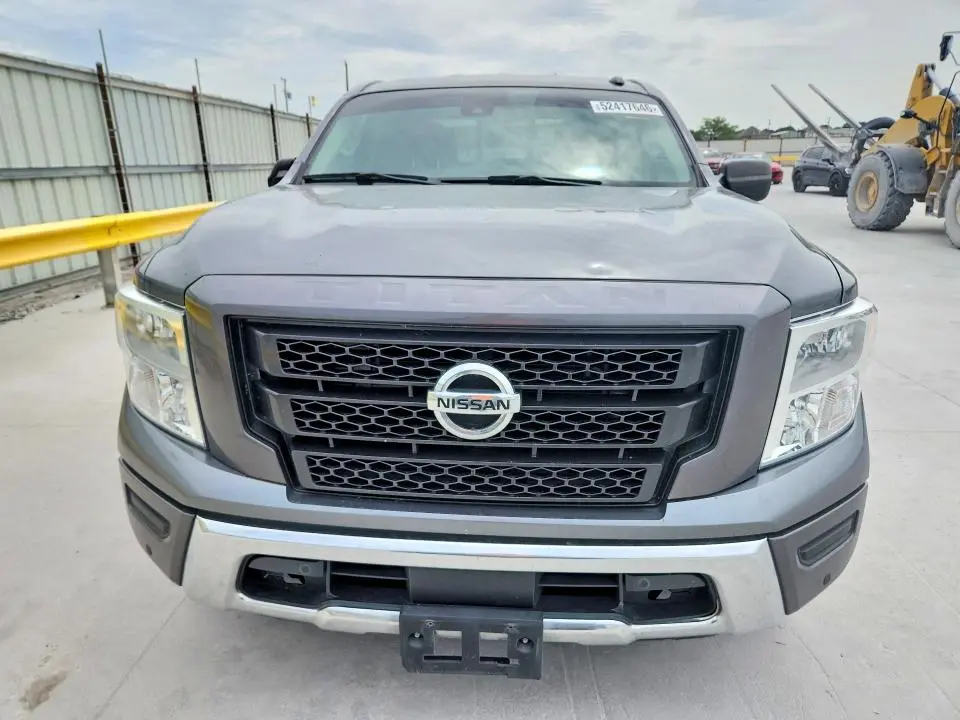 2021 NISSAN TITAN SV  