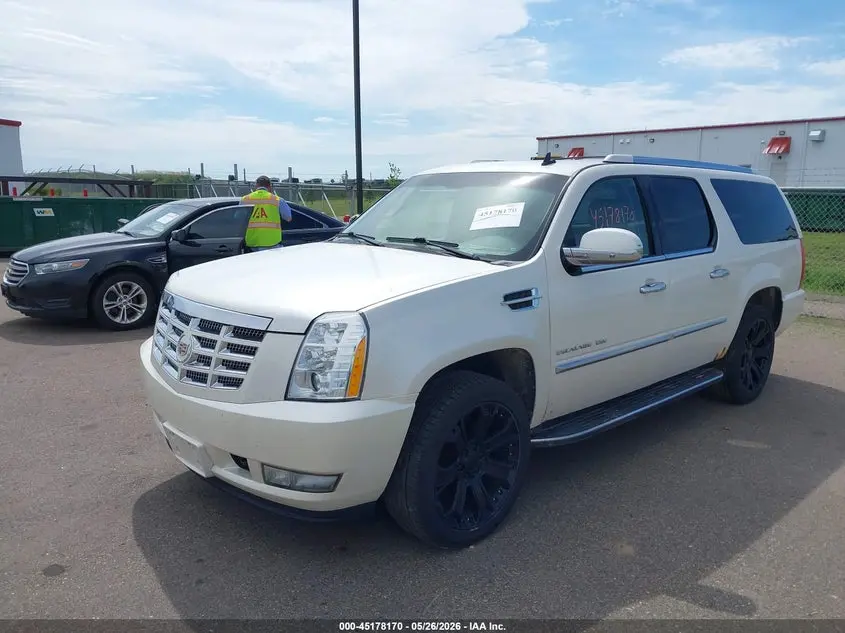 2012 CADILLAC ESCALADE ESV LUXURY