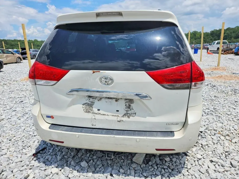 2012 TOYOTA SIENNA LIMITED 7-PASSENGER  