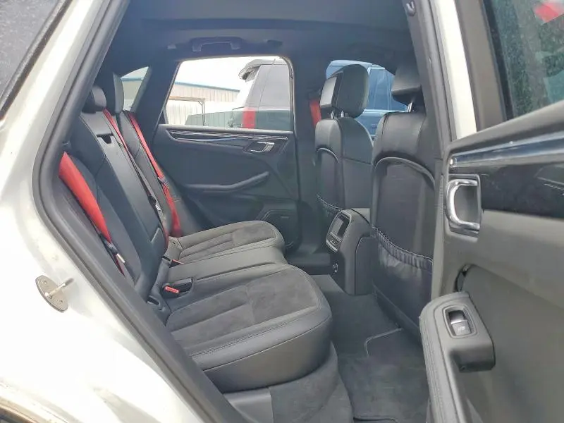 2015 PORSCHE MACAN S  