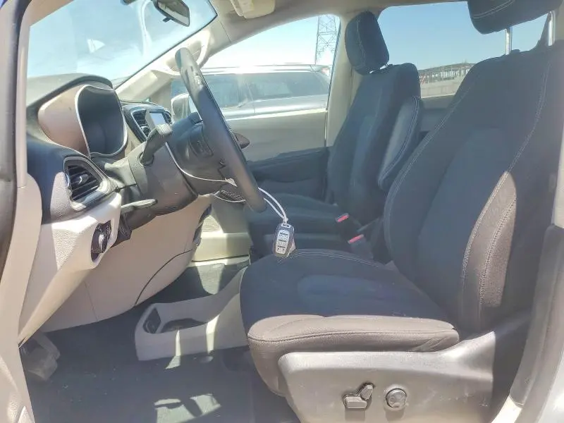 2022 CHRYSLER VOYAGER LX  