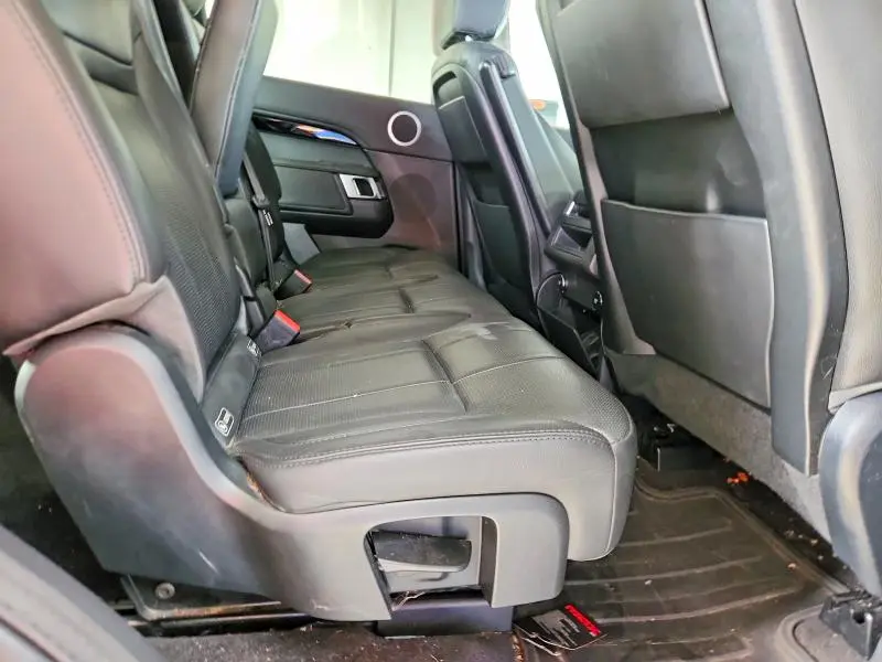2019 LAND ROVER DISCOVERY SE  