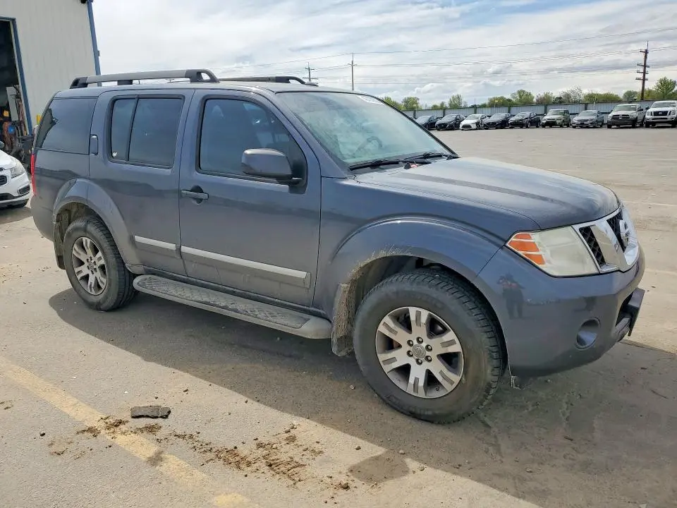 2011 NISSAN PATHFINDER S  