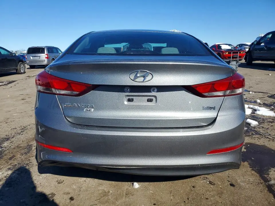 2018 HYUNDAI ELANTRA SE  