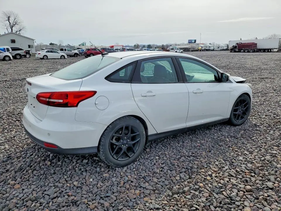 2016 FORD FOCUS SE  