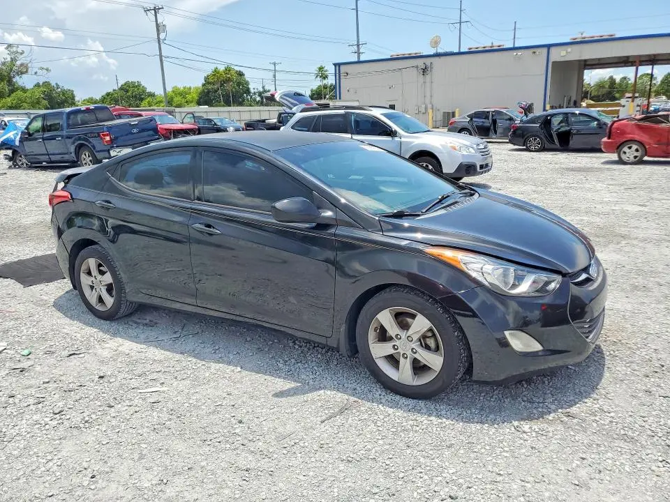 2013 HYUNDAI ELANTRA GLS  