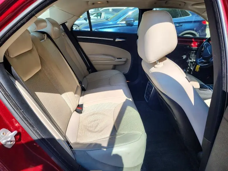 2016 CHRYSLER 300C   